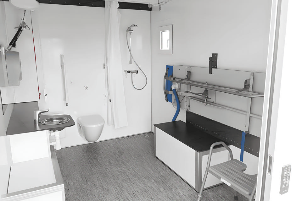 Handicap toiletvogn inkl. lift, bad og tank - Pusle- og Handicaptoiletter