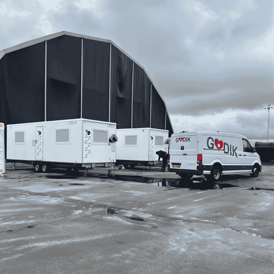 Kontorvogn med 2 rum og toilet - Brugte kontor- og mandskabsvogne