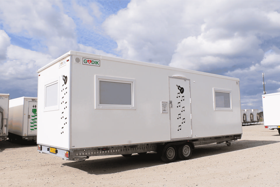 Kontorvogn med 2 rum og toilet - Brugte kontor- og mandskabsvogne