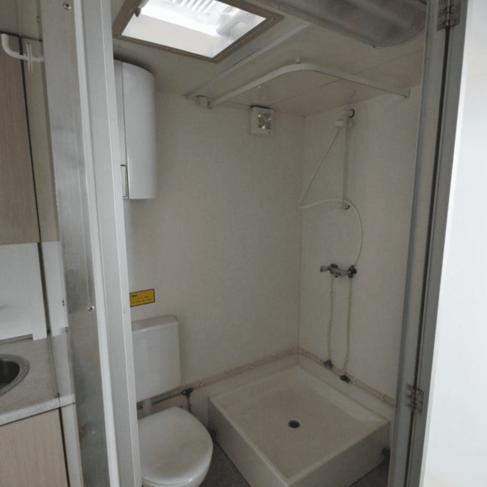 Beboelsesvogn 4 personer, 9 meter - Brugte beboelse- og køkkenvogne