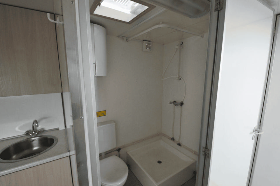 Beboelsesvogn 4 personer, 9 meter - Brugte beboelse- og køkkenvogne