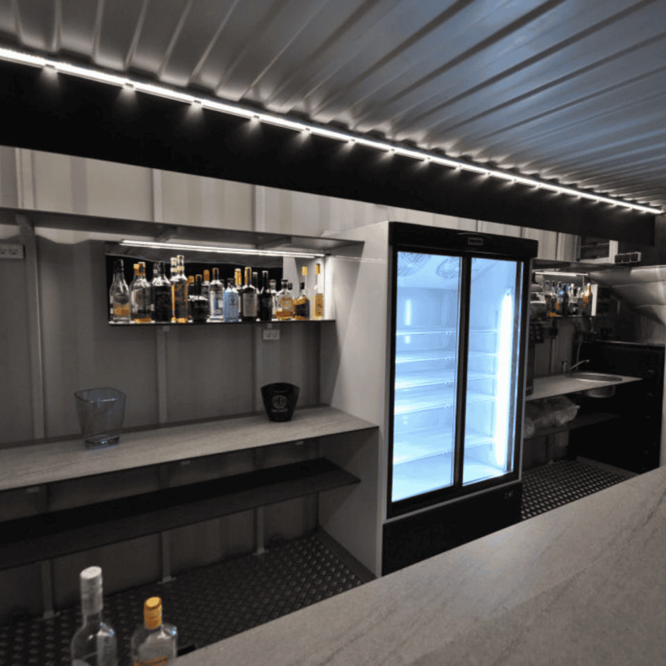 Skybar med tagterasse - Salgs- og merchandiseboder