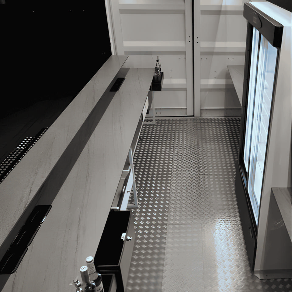 Skybar med tagterasse - Salgs- og merchandiseboder